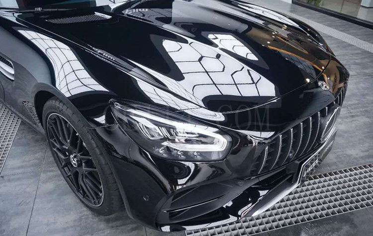 奔驰 AMG 装贴漆面保护膜